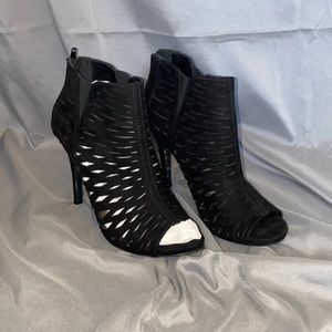 Open-toed High heels